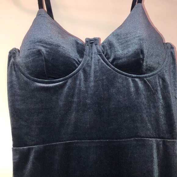 Dress - Picture 3 of 5